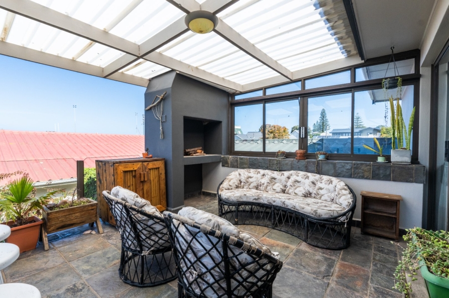 4 Bedroom Property for Sale in Linkside Western Cape